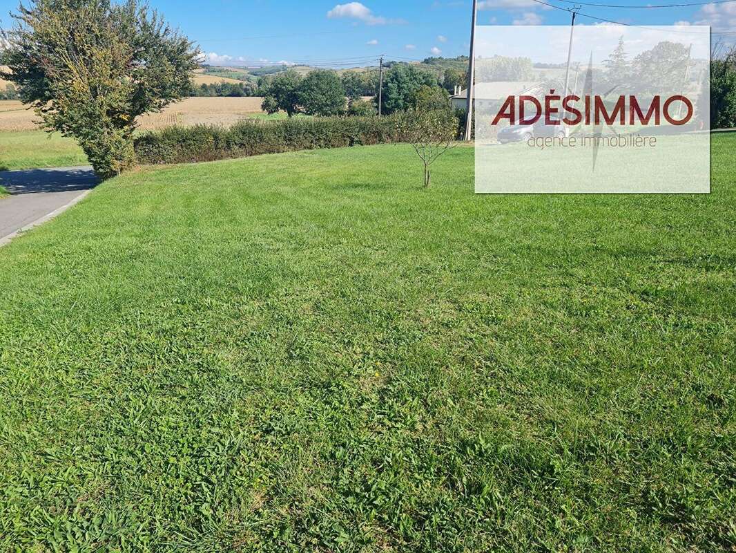 Terrain de 799m² saint sulpice sur leze - photo 2