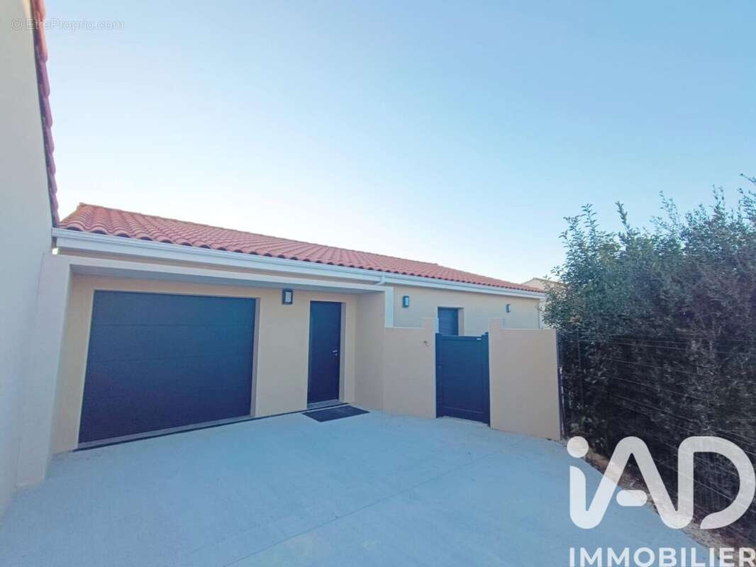 Photo 2 - Maison à ROUJAN