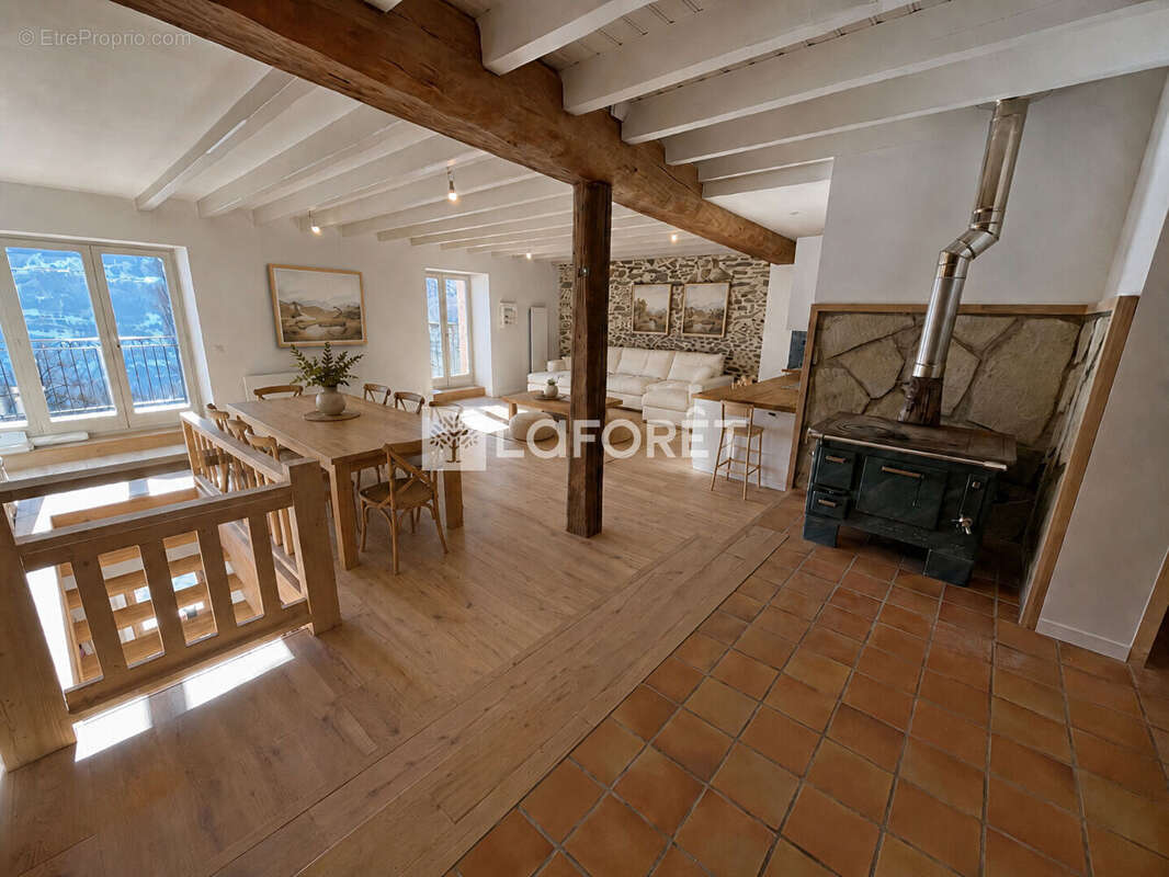 73700 LES CHAPELLES Charmante maison T5 rénovée178 m2 - photo 3