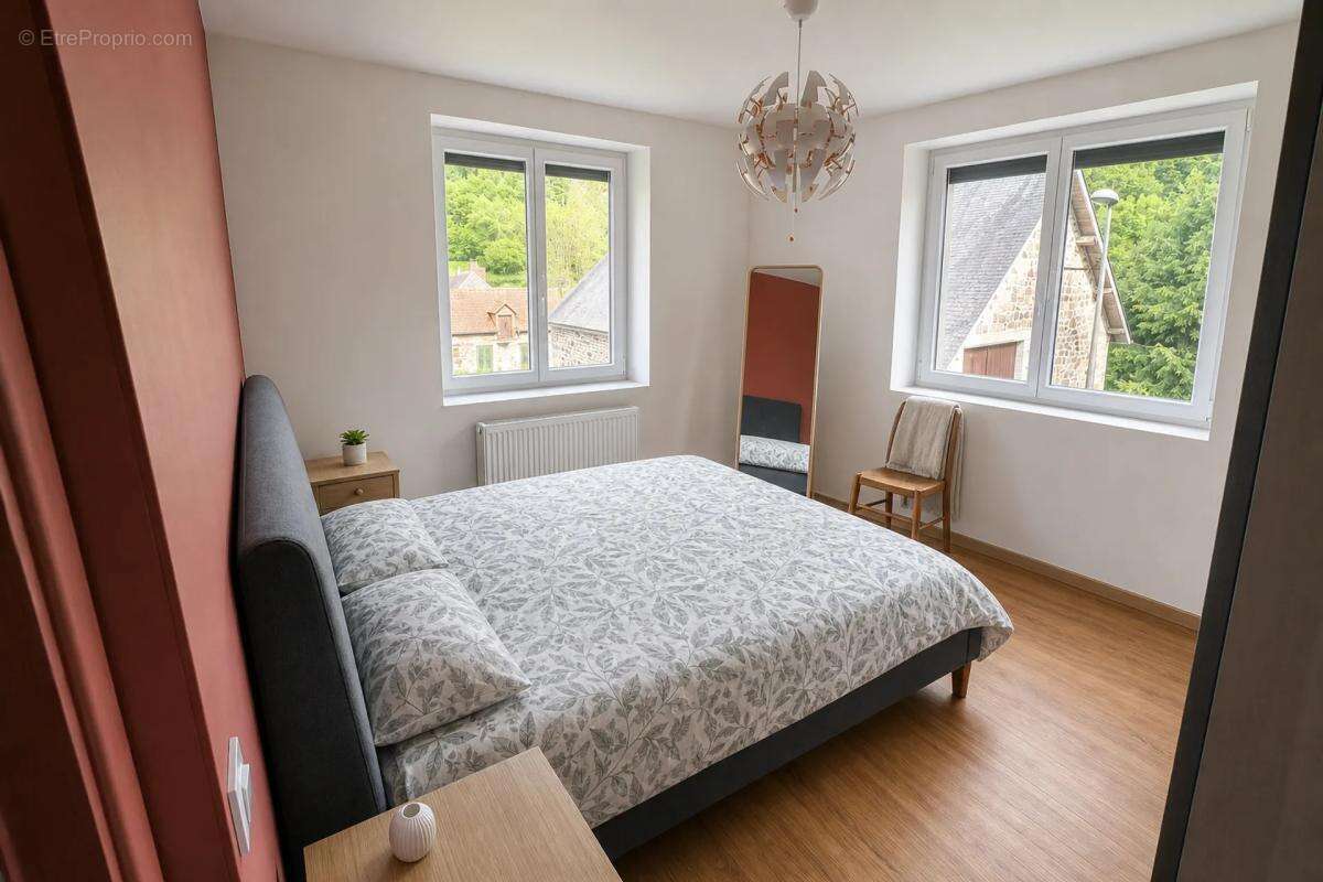 Maison à SINGLES
