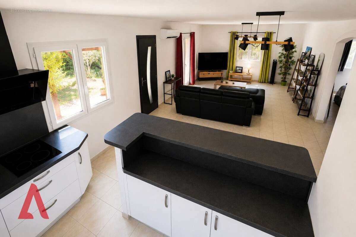 Caussiniojouls  propriété rare avec maison, gîte indépendant, piscine et 1 470 m² de terrain  un véritable havre de paix  359 - photo 2