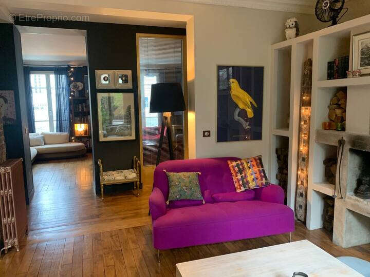 Appartement à MARNES-LA-COQUETTE