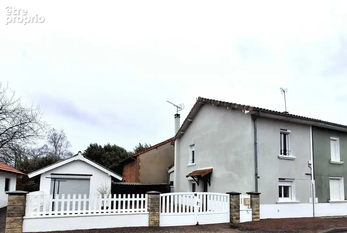 Photo Maison à Roumazieres-Loubert au prix de 87 740€