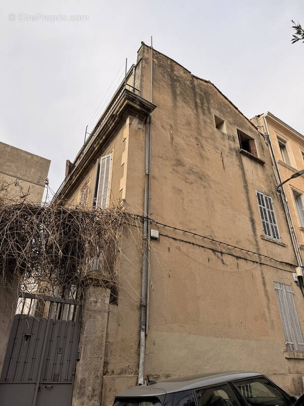 Appartement à MARSEILLE-4E