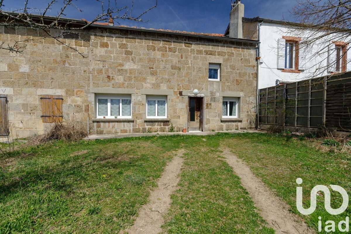 Photo 2 - Maison à SAINT-AGREVE