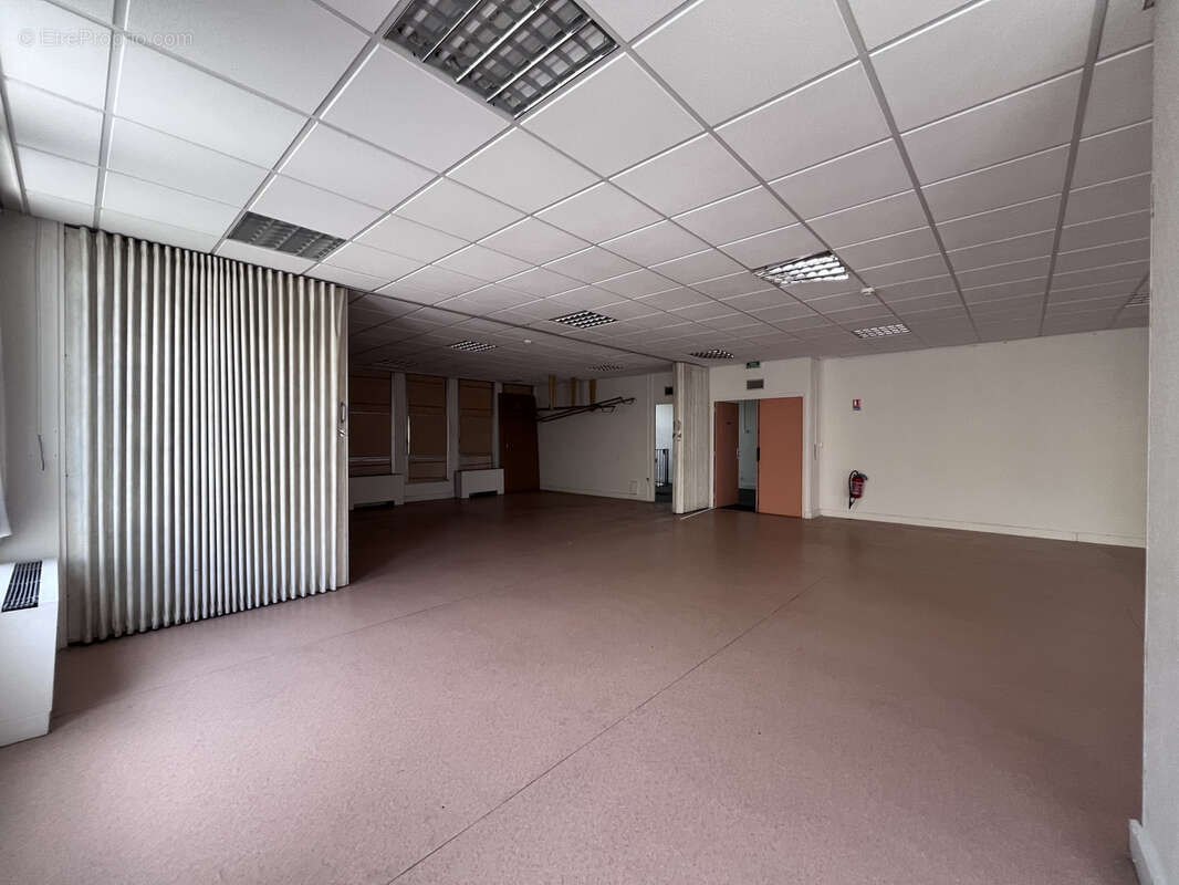 Autre à SAINT-ETIENNE