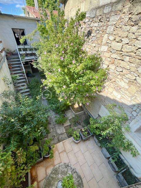Maison de village de 4 chambres avec cour et garage - photo 3