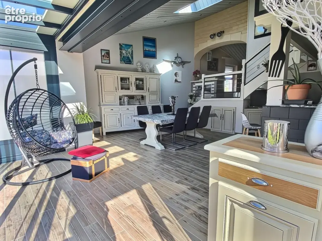 Maison avec piscine, jacuzzi et beaux espaces annexes - photo 5