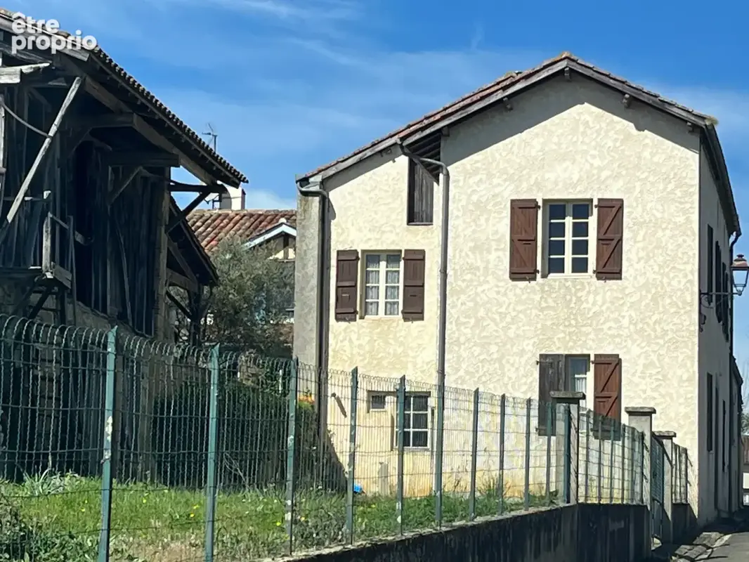 BEAUMARCHES MAISON de 1720 en pierres, 3 chambres, dans son jus, avec grange  et jardin 680m2, école et commerces de proximité,  - photo 24
