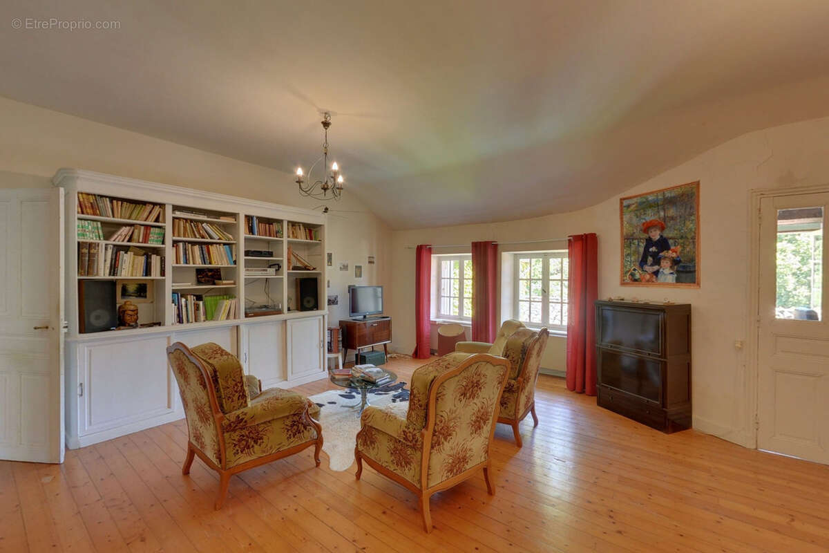 Maison à MARCOLS-LES-EAUX