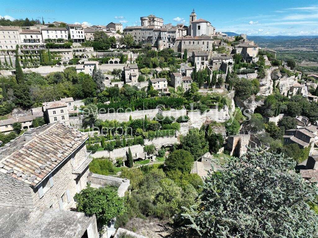 Maison à GORDES
