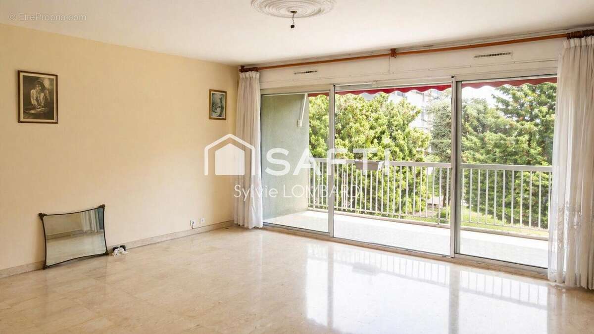 Photo 2 - Appartement à MARSEILLE-8E