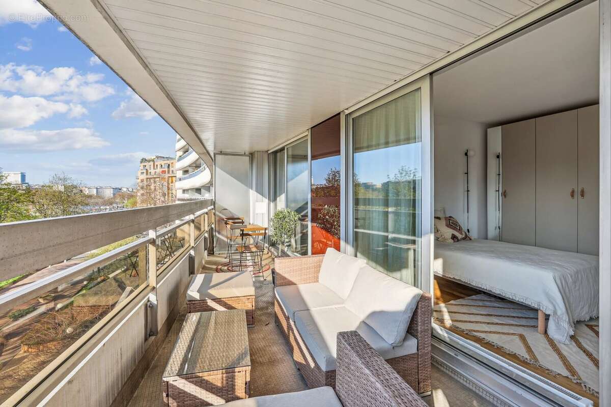 Appartement à PARIS-15E