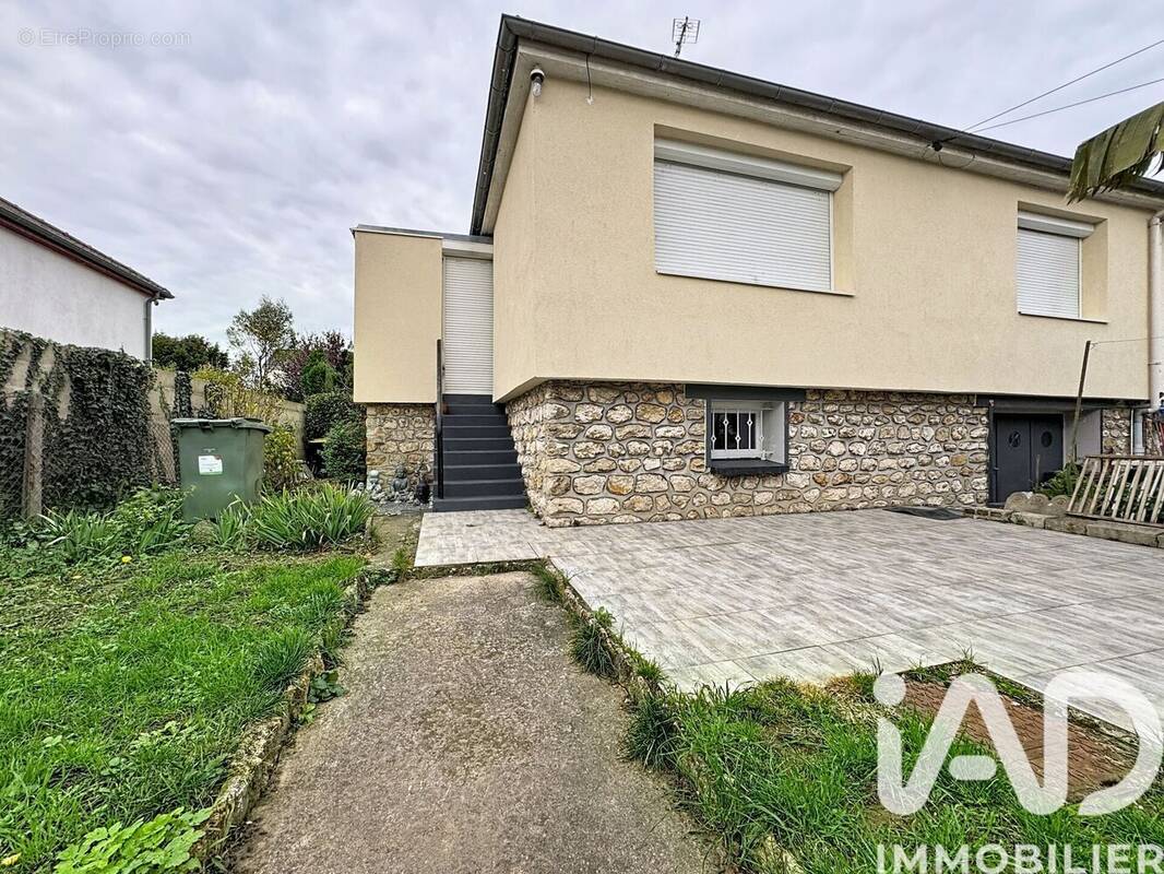 Photo 1 - Maison à VIRY-CHATILLON