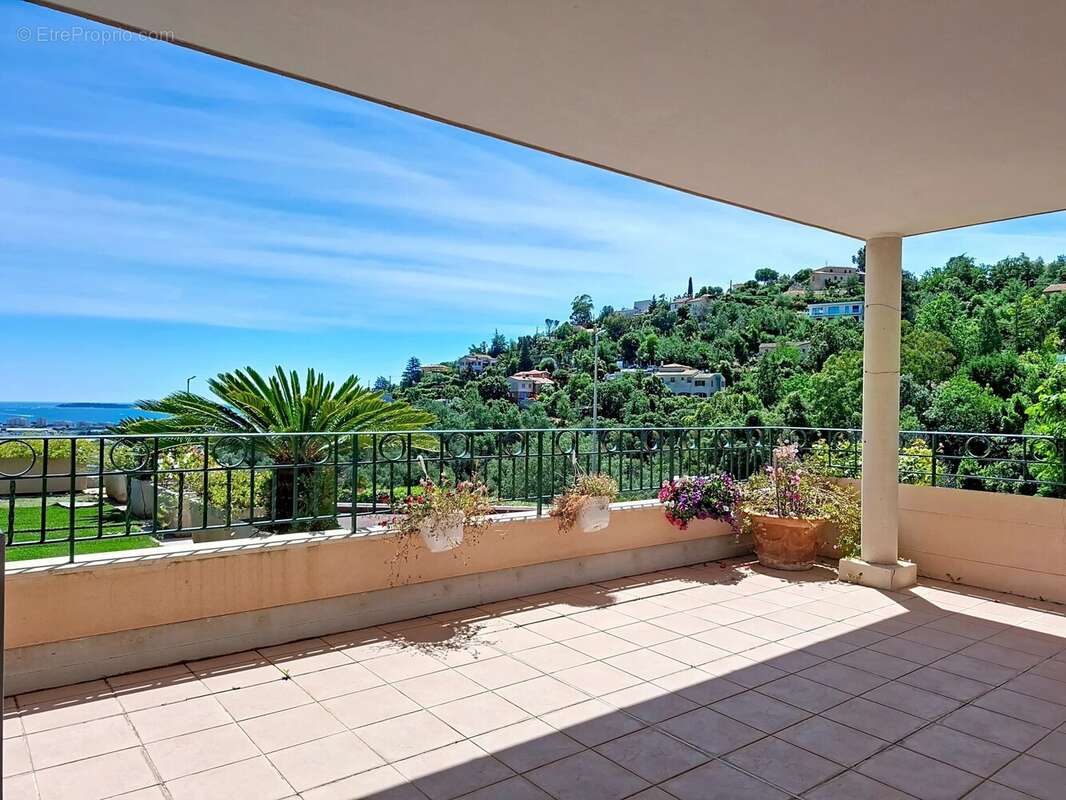 Vente apt-villa avec vue panoramique, jardin privatif et piscine - photo 11
