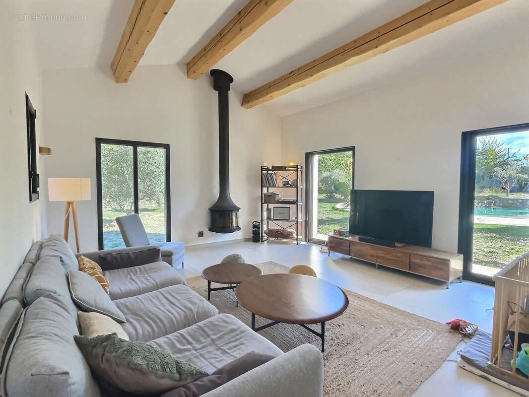 Maison à CHATEAUNEUF-GRASSE