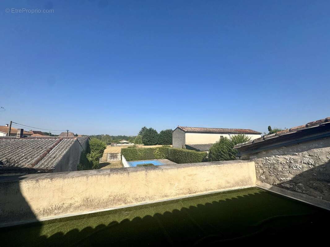 Une maison de charme dans un village très prisé - photo 13