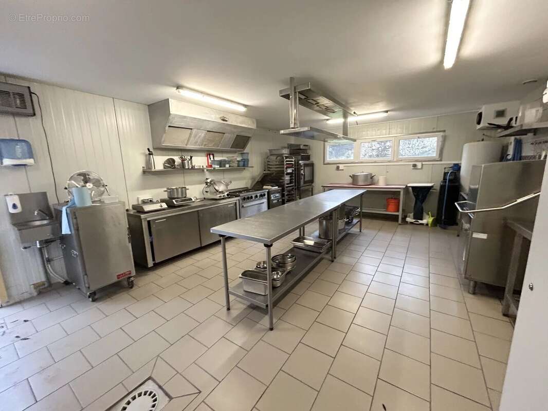 Commerce à WALINCOURT-SELVIGNY