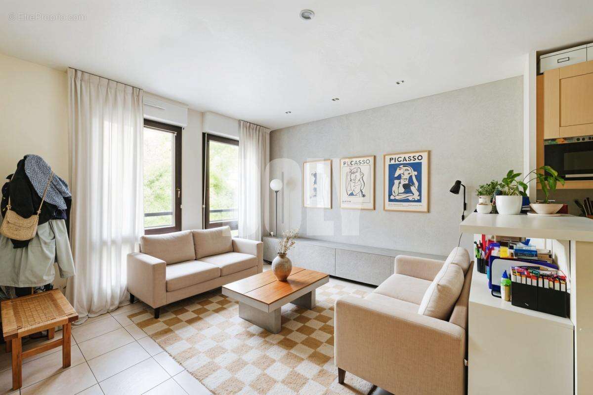 Appartement à PARIS-19E