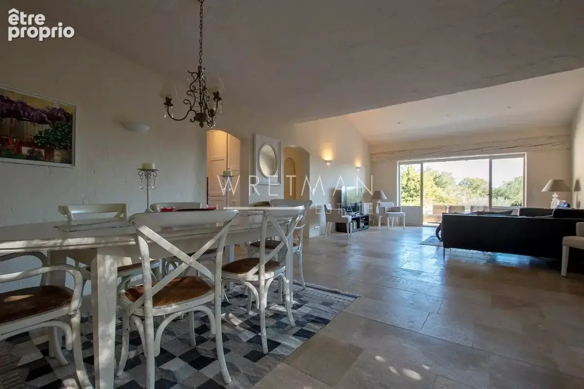 Villa dans un domaine prestigieux près du village de Valbonne - photo 11