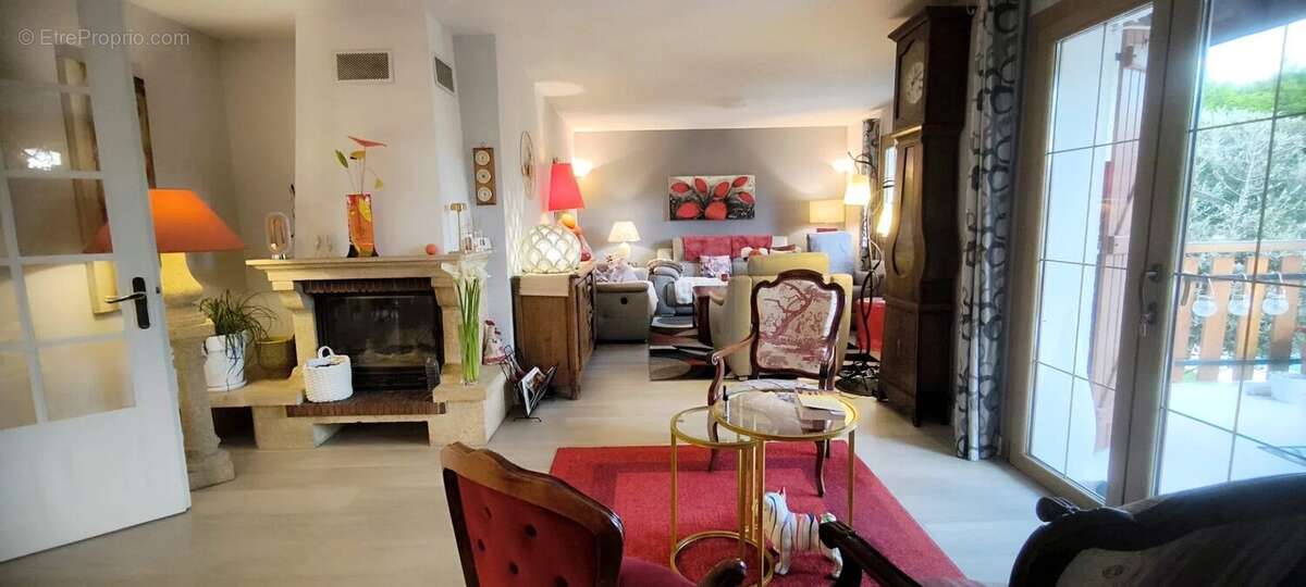 Maison à VETRAZ-MONTHOUX