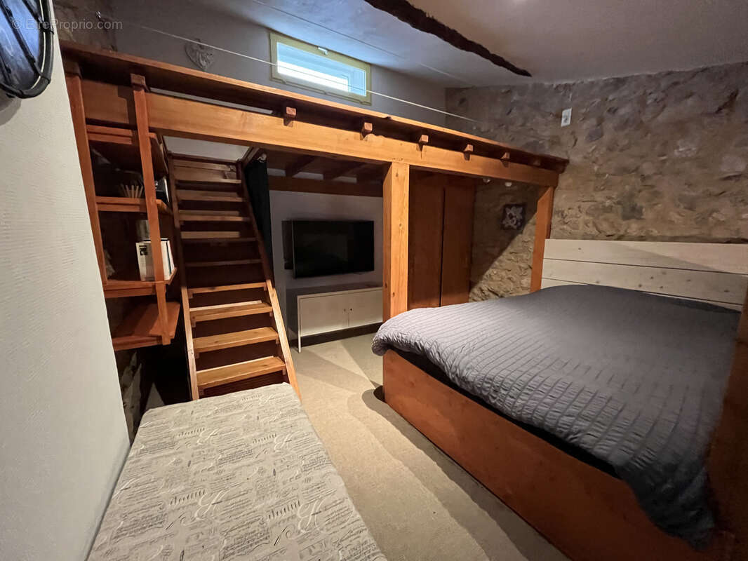 Maison à THEZAN-DES-CORBIERES