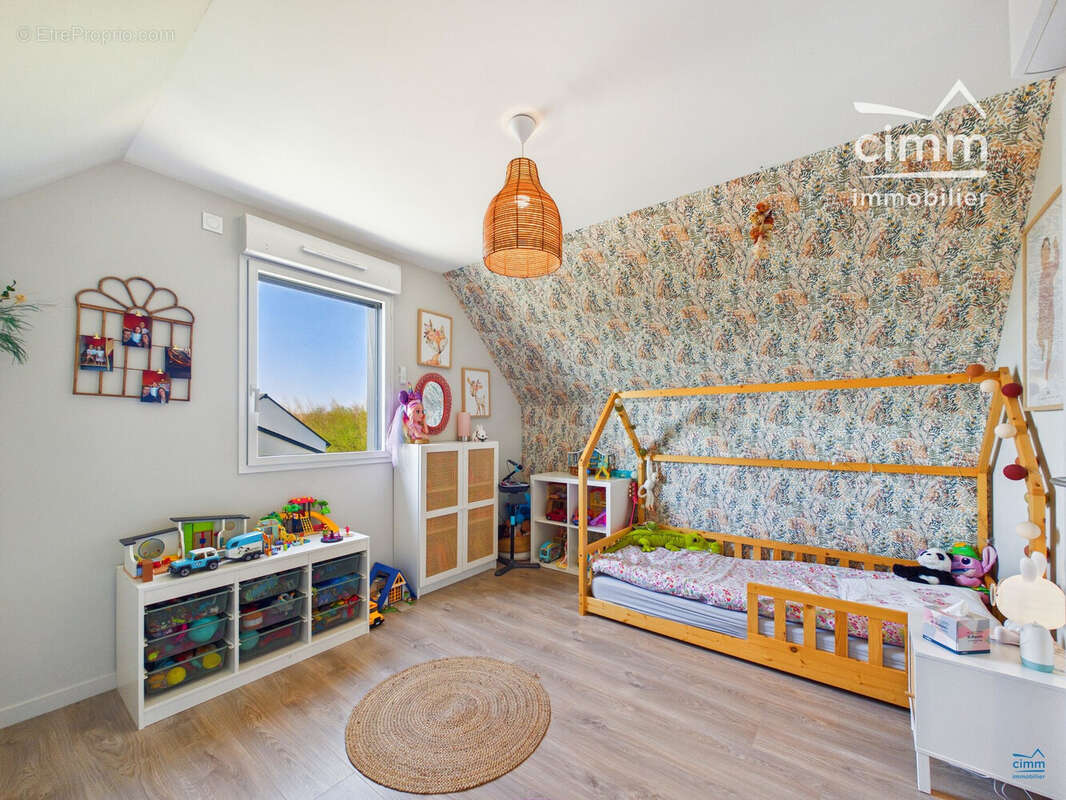 Maison à LONGUE-JUMELLES