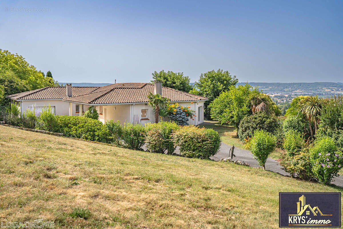 Propriété de caractère avec vue panoramique à Villeneuve/Lot - photo 2