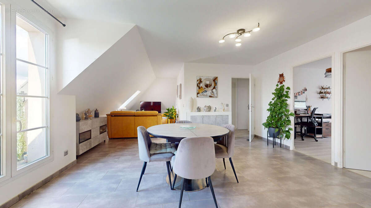 Appartement à FONTENAY-TRESIGNY