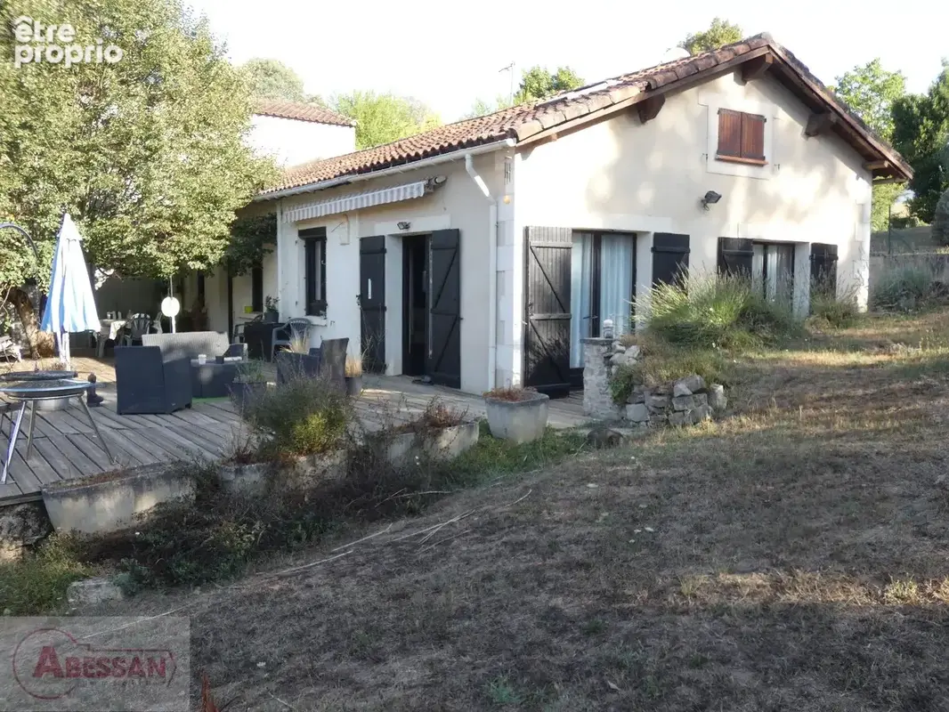 Maison à LAGUEPIE