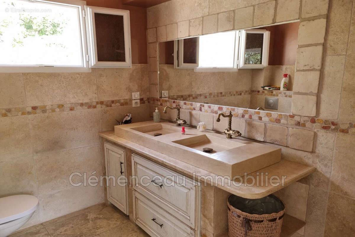 Maison à ROQUEFORT-LES-PINS