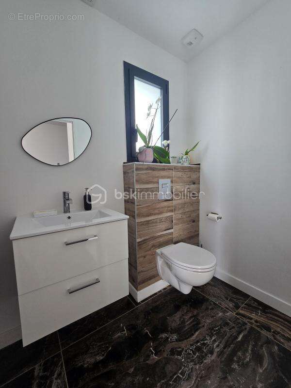  niort – maison plain-pied 139 m² – 4 chambres – piscine – garage - photo 19