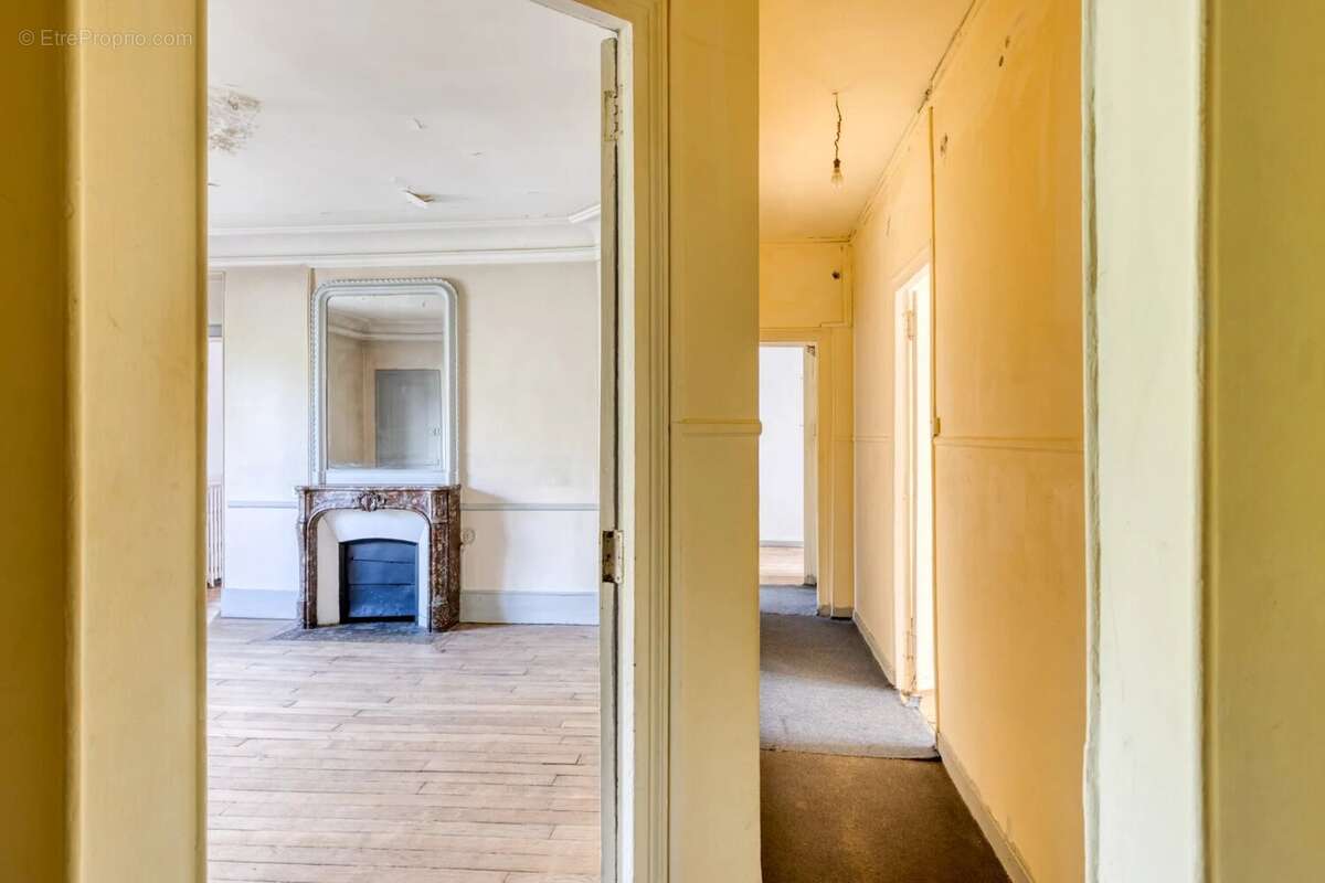 Appartement à PARIS-17E