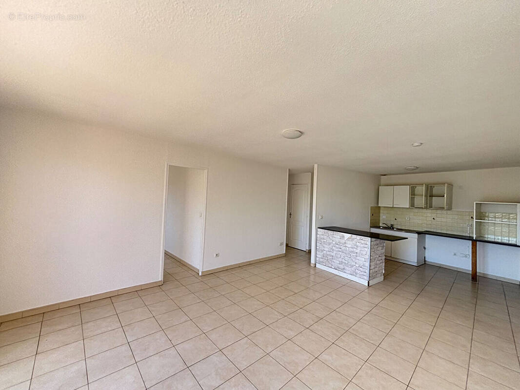 Appartement à SAINT-MAXIMIN-LA-SAINTE-BAUME