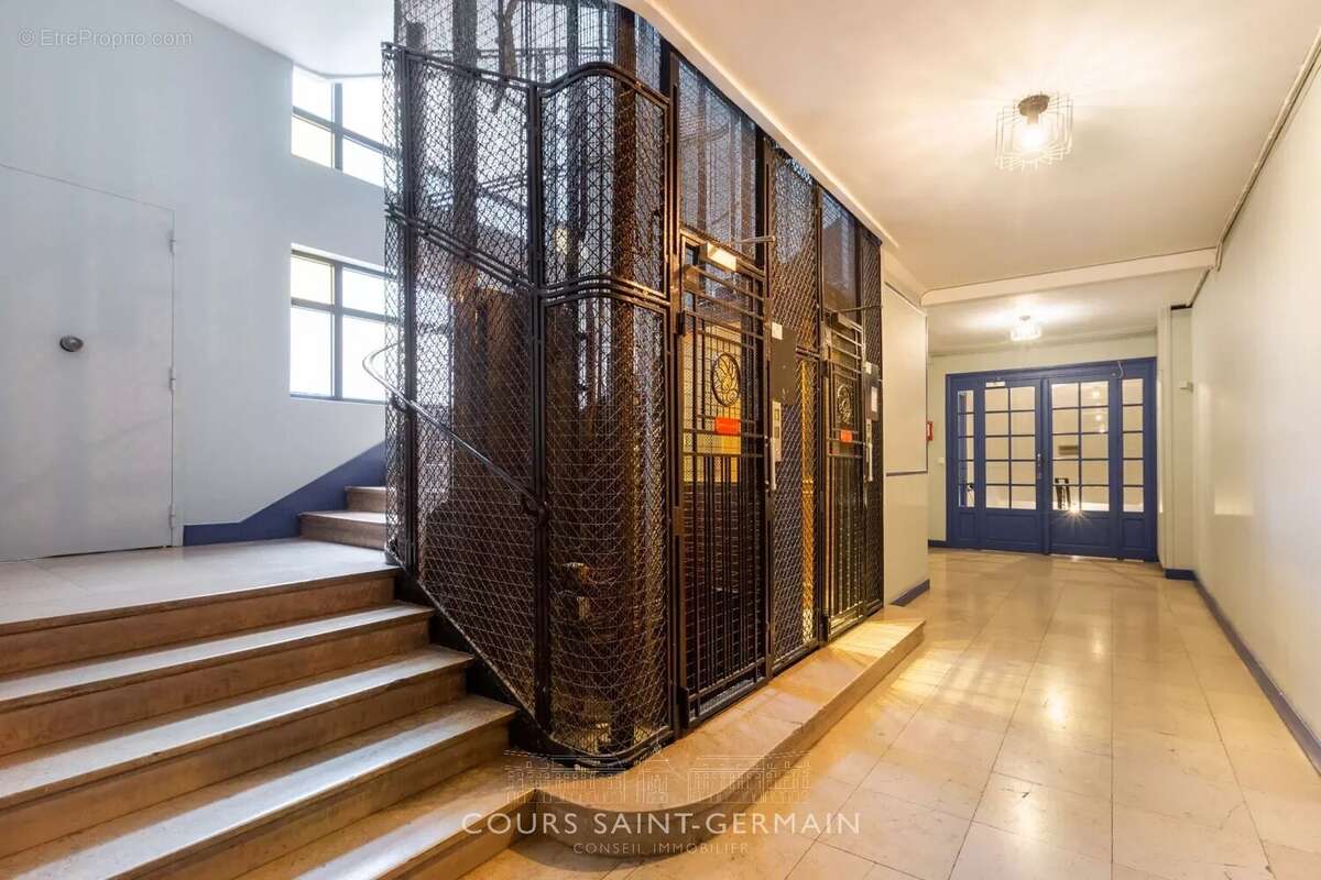 Appartement à PARIS-10E