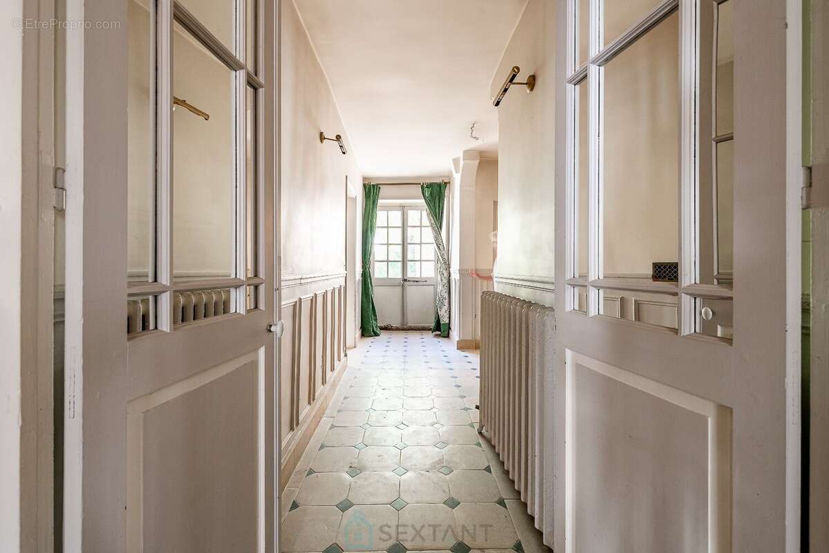 Au cur de la charmante cité médiévale de Moret-sur-Loing ! - photo 6