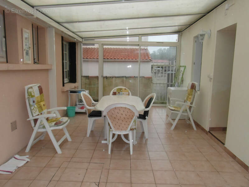 Maison à LES MAGNILS-REIGNIERS