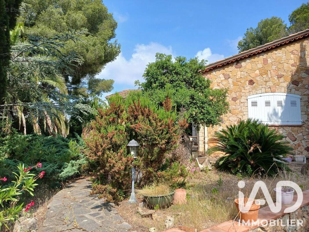 Photo 1 - Maison à FREJUS