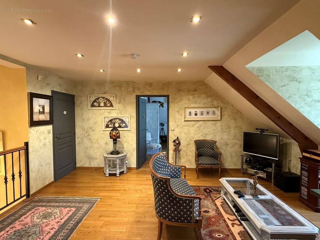 Maison à MONTGIVRAY