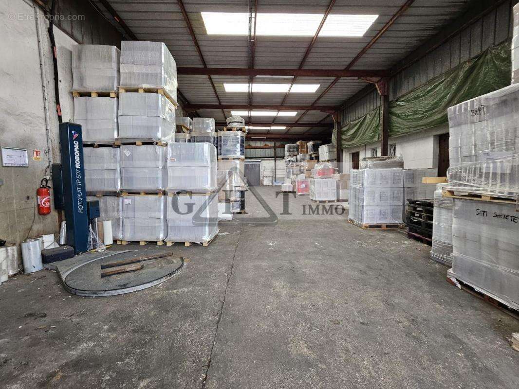 Commerce à CLAYE-SOUILLY