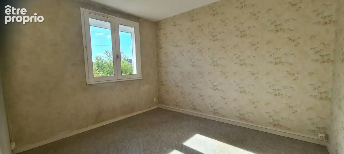 Maison Clisson 5 P . 3 Chs . Bureau . 81.29 M² . T 377 M² . Terrasse . Garage - photo 8