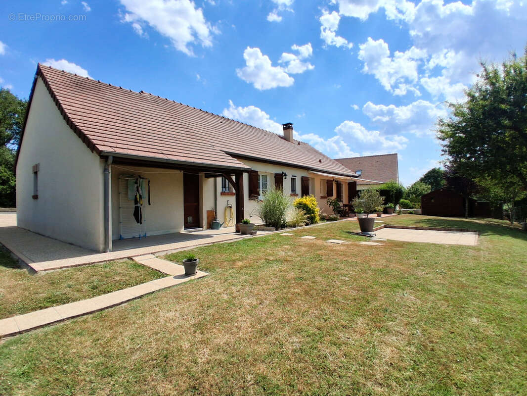 Maison à NEVOY