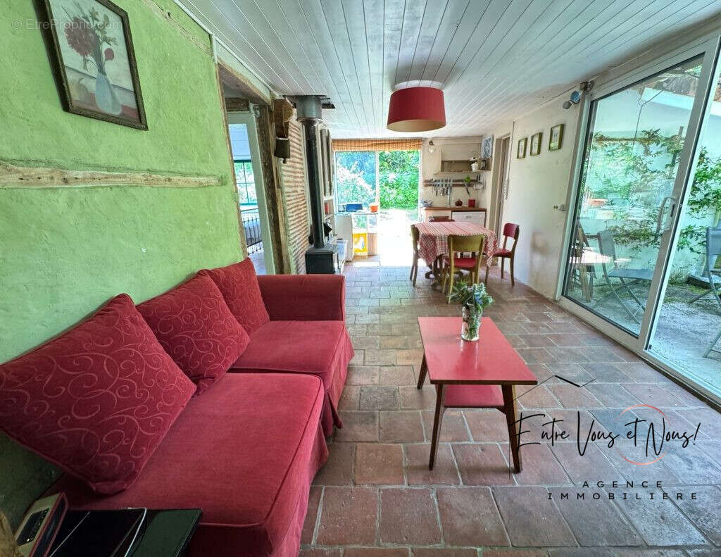 PIÈCE DE VIE DEPUIS LE SALON  - Maison à BAZAS