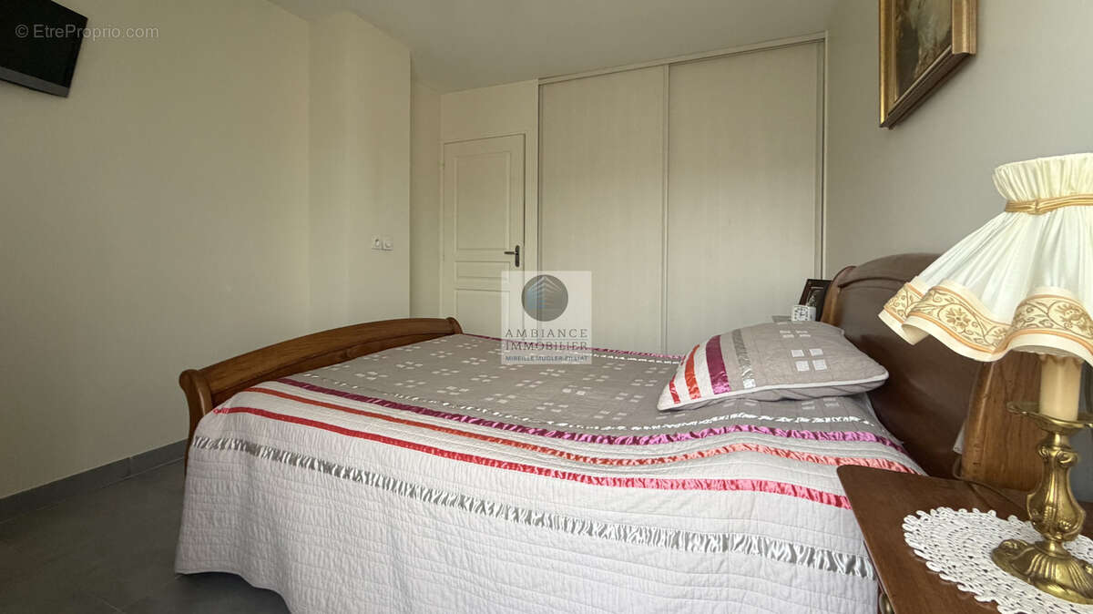 Appartement en dernier étage avec vue dégagée sur les montagnes - photo 14