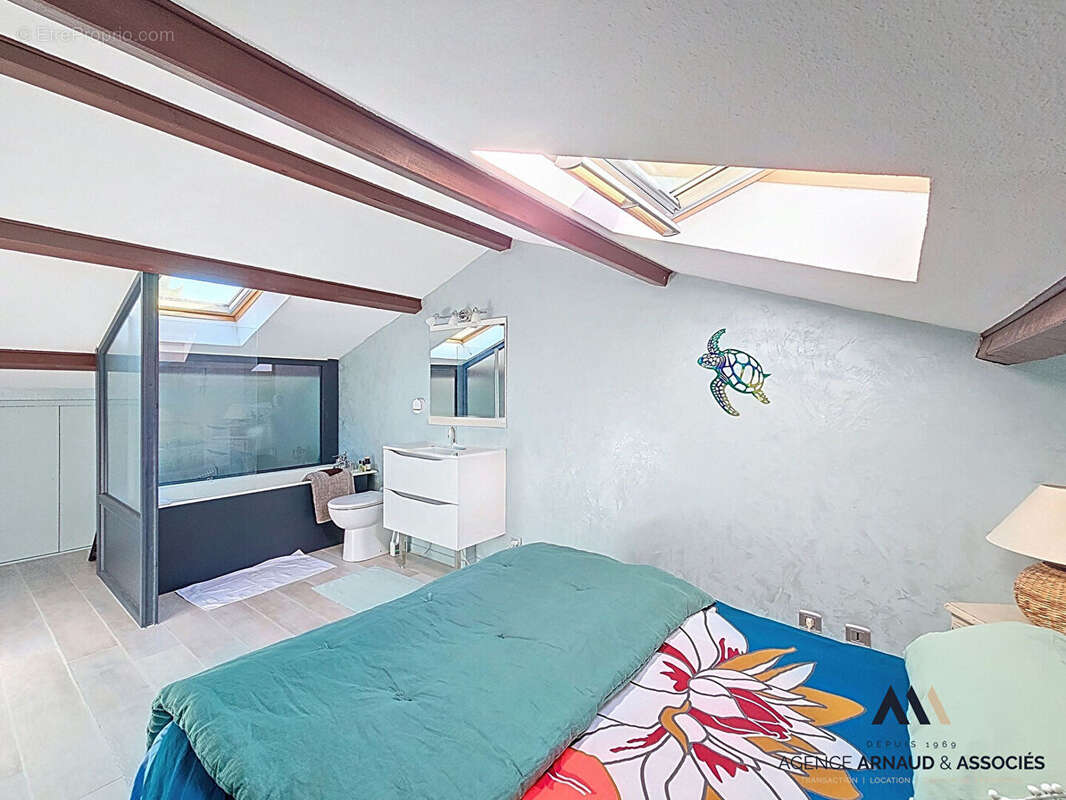Appartement à SAINT-CYR-SUR-MER