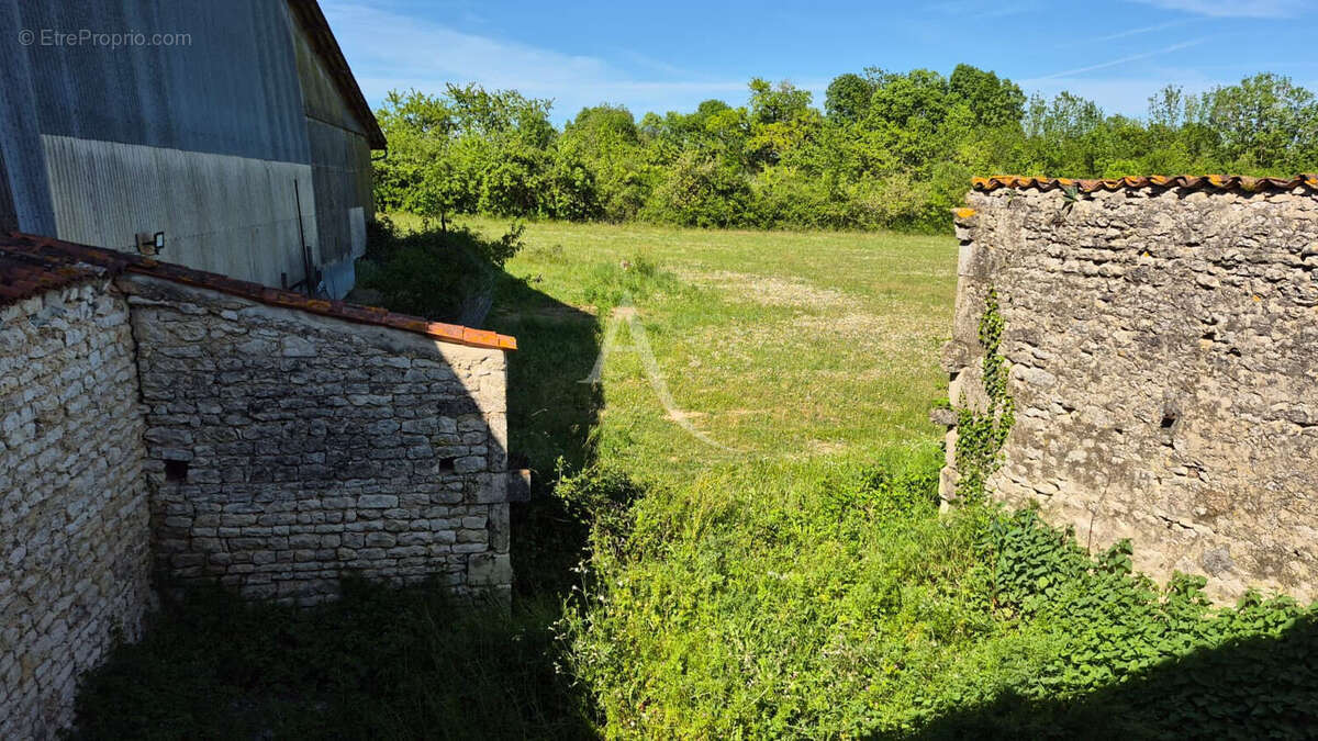 Maison à LOIRE-SUR-NIE