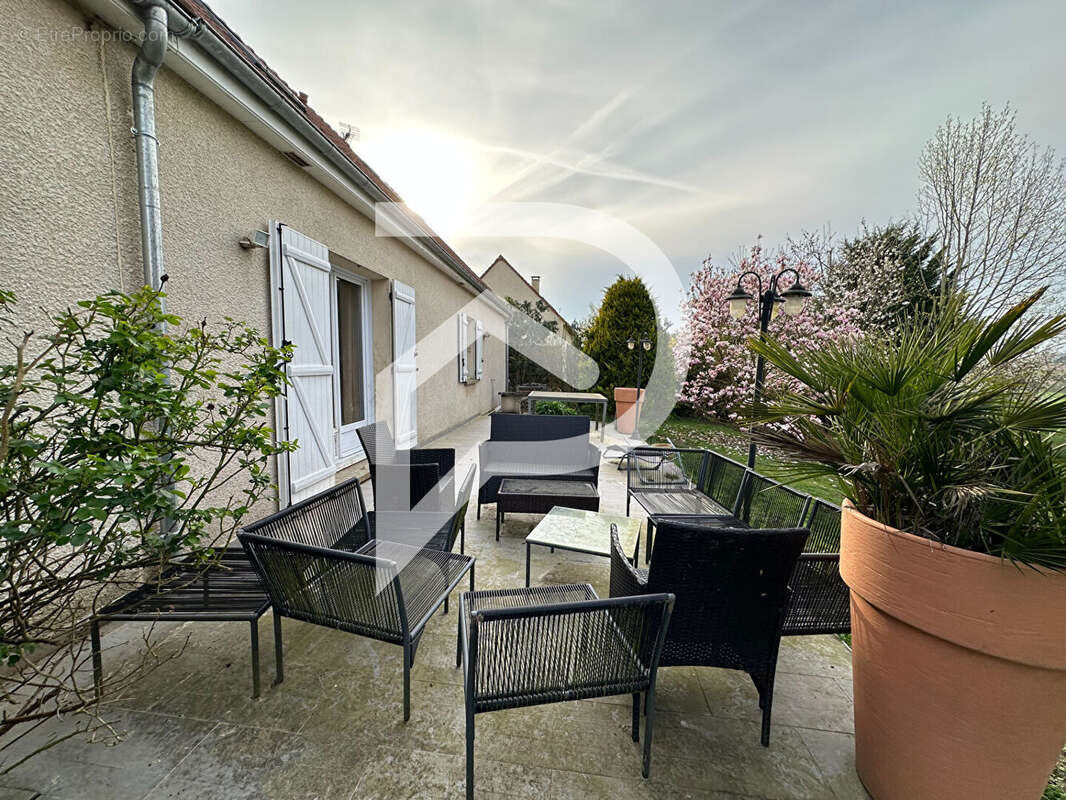 Maison à JUILLY