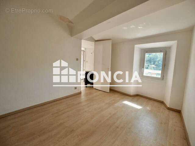 Maison à SAINT-LAURENT-DE-CERDANS