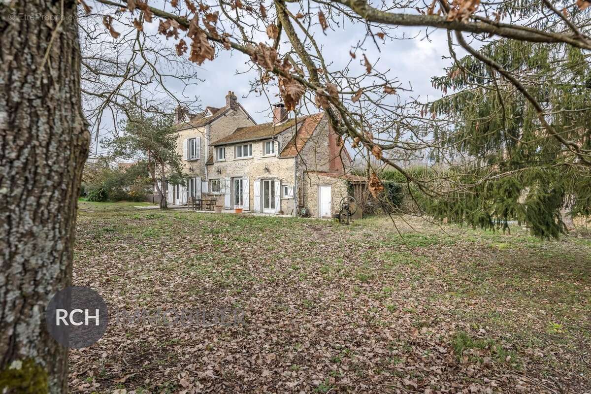 Maison à MONTFORT-L&#039;AMAURY