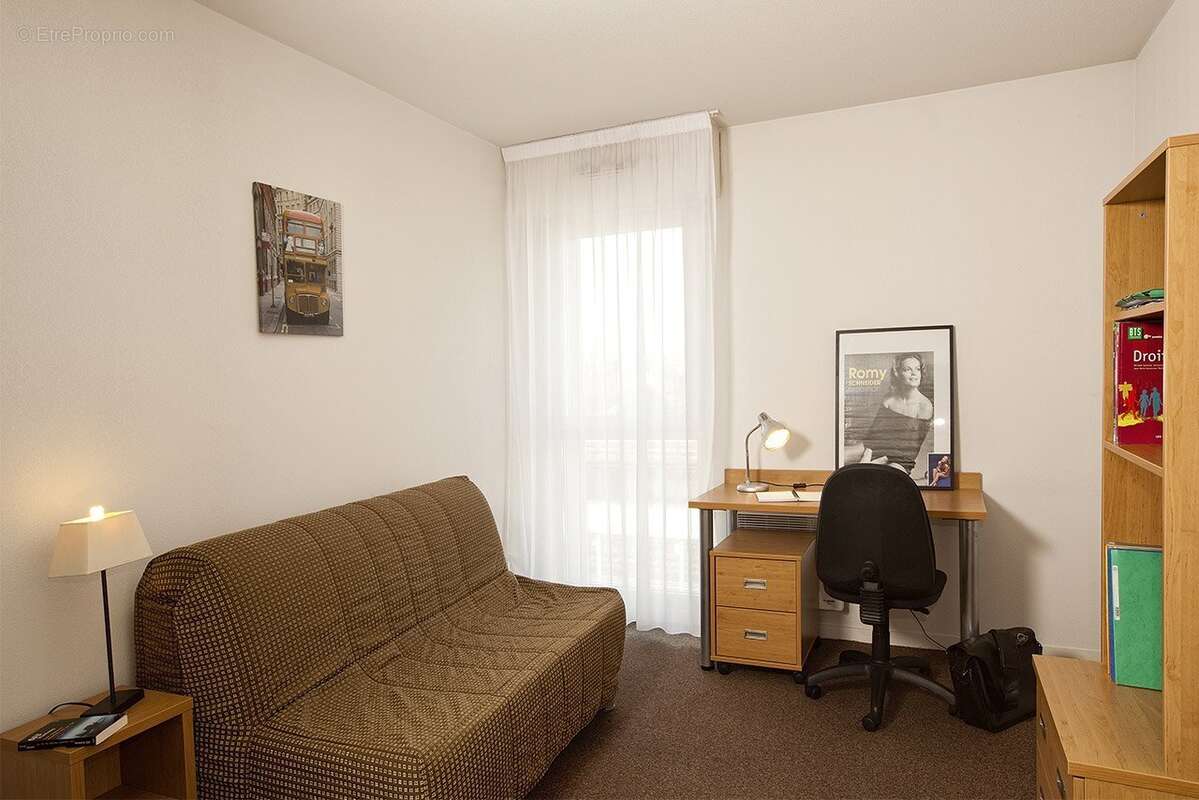 INVESTISSEMENT LOCATIF  Vitry-sur-Seine  Résidence Étudiante Les Estudines Pierre Sémard  5.37 de rentabilité - photo 2